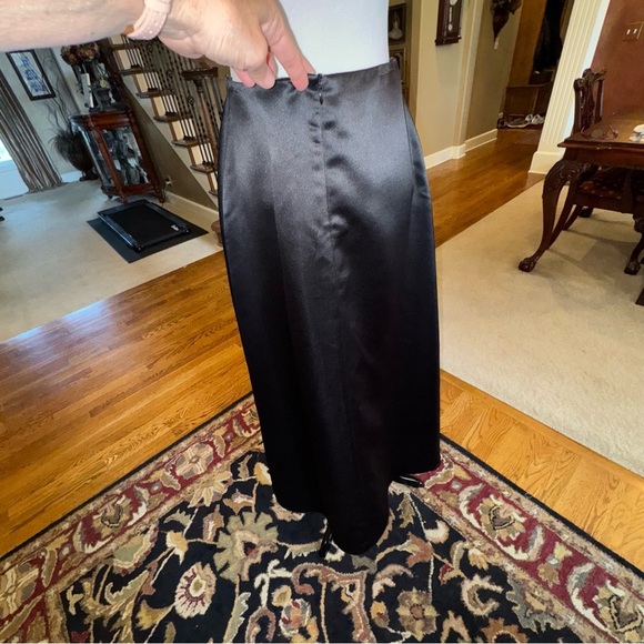Xscape Women’s Floral Long Satin Skirt Black Size 10 - Picture 11 of 17